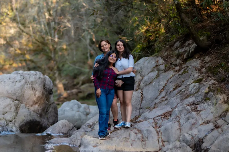 Portrait photography by Simple Scenes Studio (photo 13 of 26)