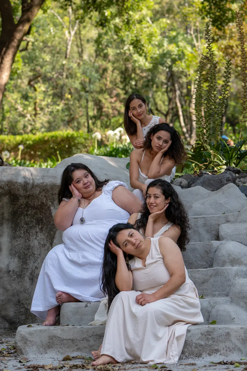 Portrait photography by Simple Scenes Studio (photo 25 of 26)