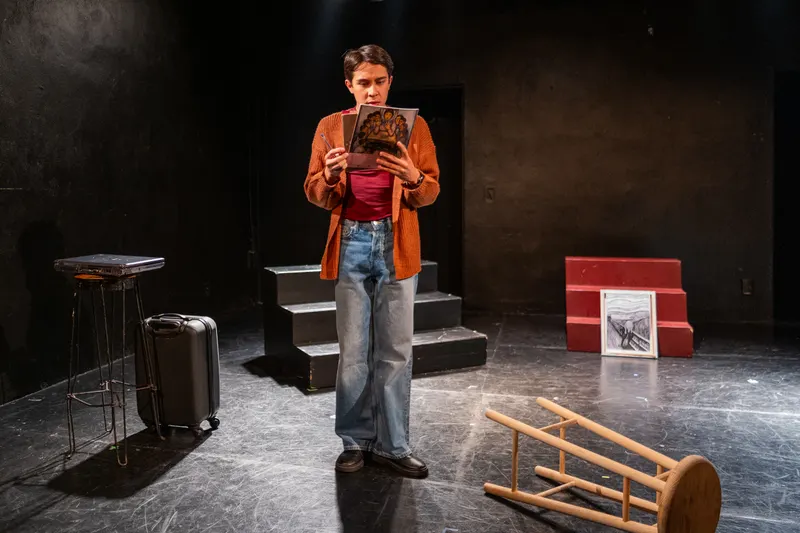 Theatre photography by Simple Scenes Studio (photo 24 of 28)